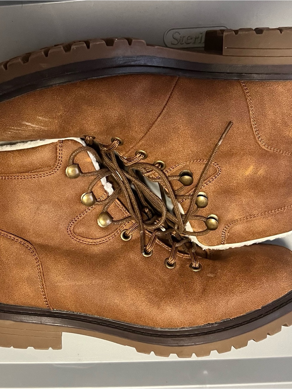Pre owned Madden Men's "Glixxo" Round Toe Lug Sole Combat Boots. Size 8